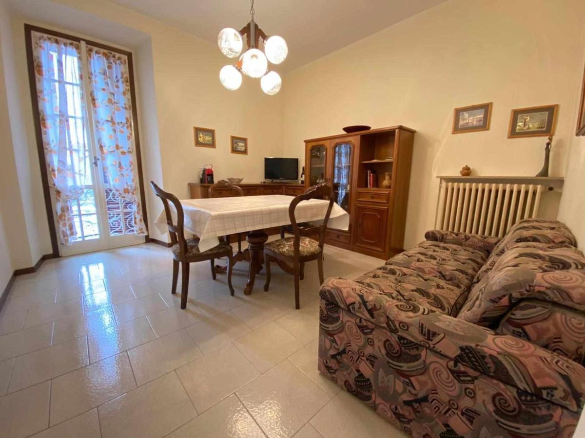 Bosisio Parini Casa Vacanza Amelia מראה חיצוני תמונה